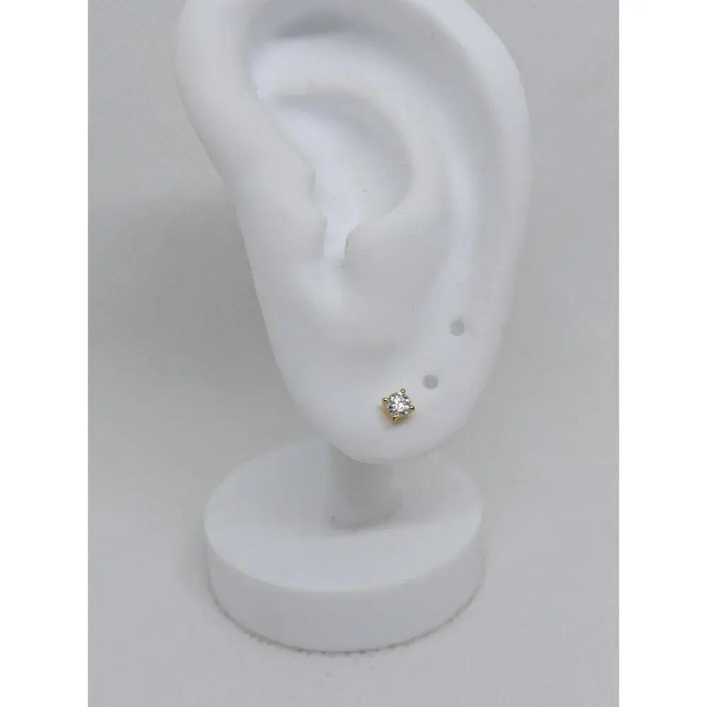 Brand new with tag unisex 0.25ctw Moissanite pushback stud earrings.